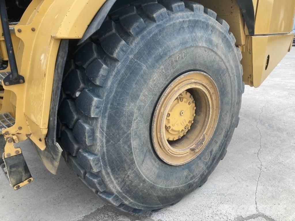 CAT 745 Zglobni damperi