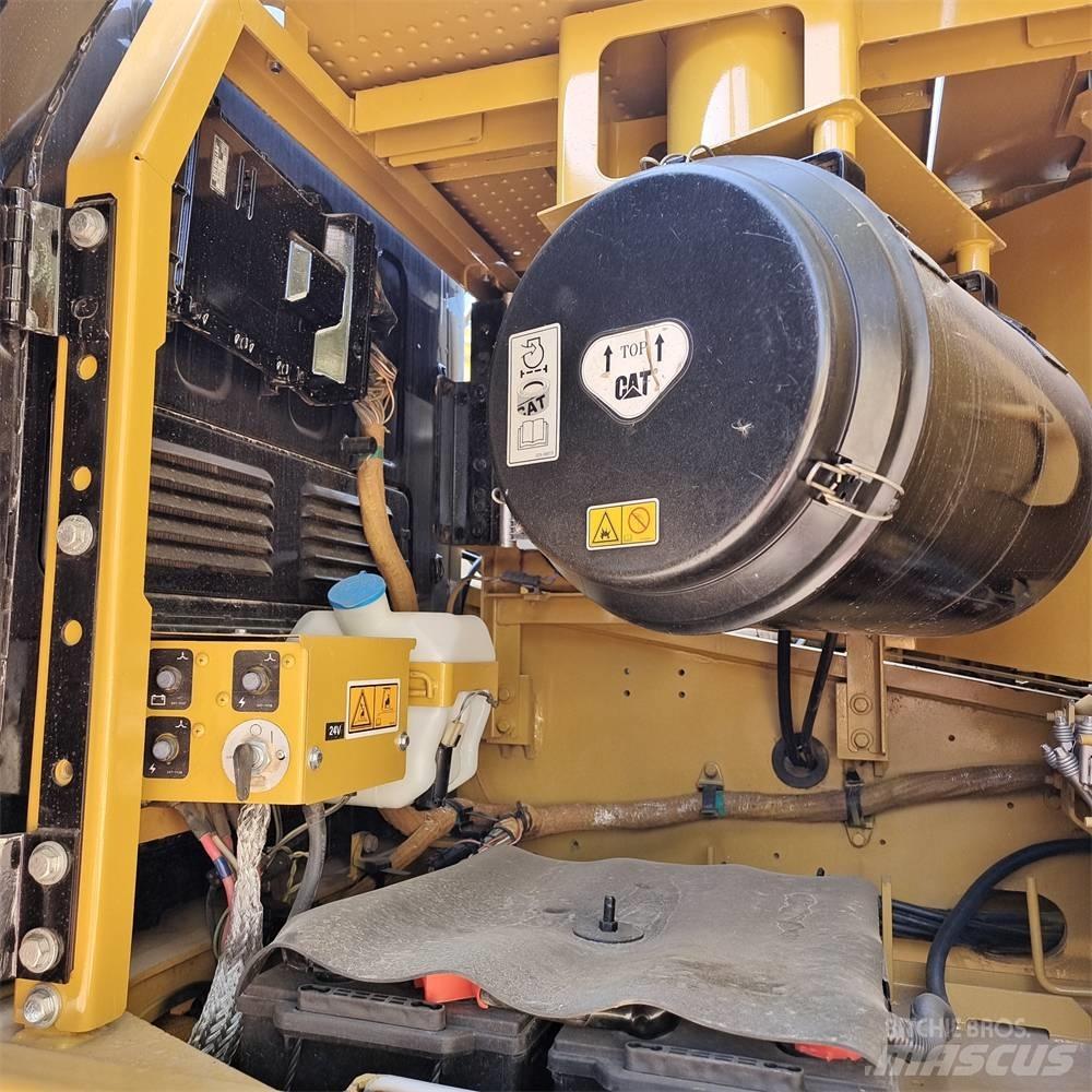 CAT 320 GC Bageri guseničari
