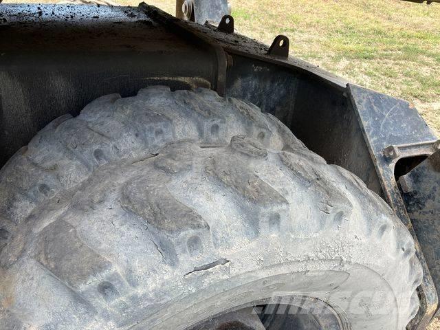 JCB JS 145 W Bageri točkaši