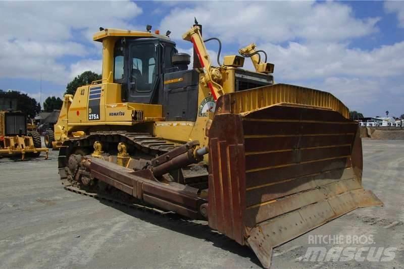Komatsu D275A-5 Buldožeri guseničari
