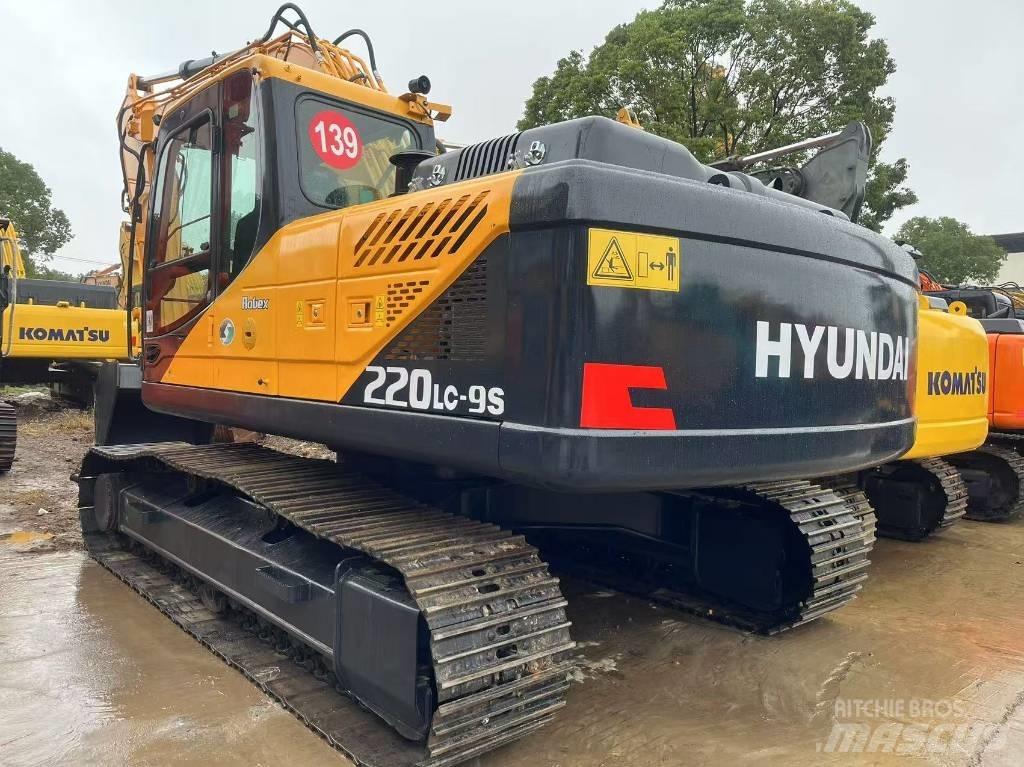 Hyundai R220LC-9S Bageri točkaši