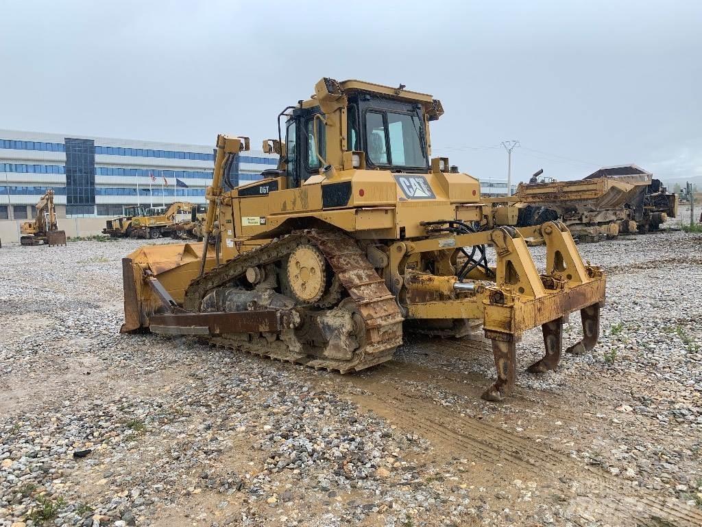 CAT D 6 T Buldožeri guseničari