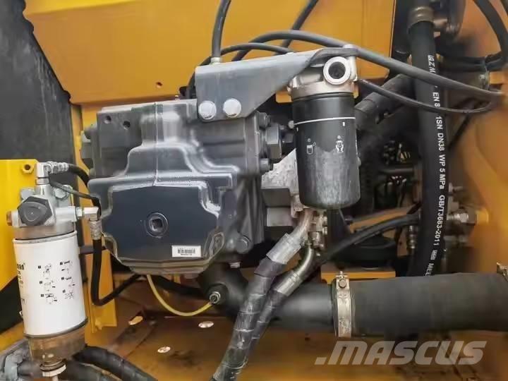 Komatsu PC 200 Bageri guseničari