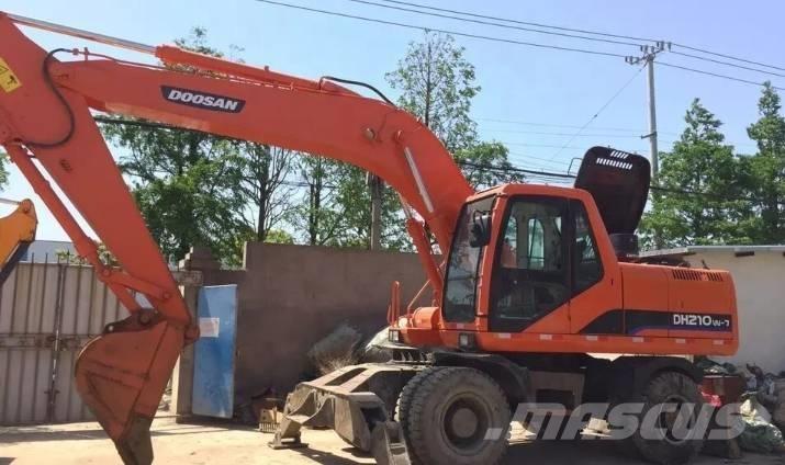 Doosan DH210W Bageri točkaši
