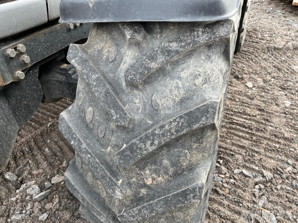 Valtra N 121 HT Traktori