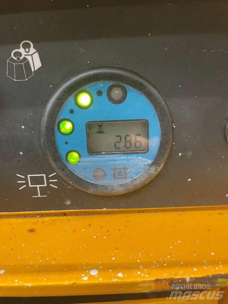 Haulotte Compact 8 Makazaste platforme