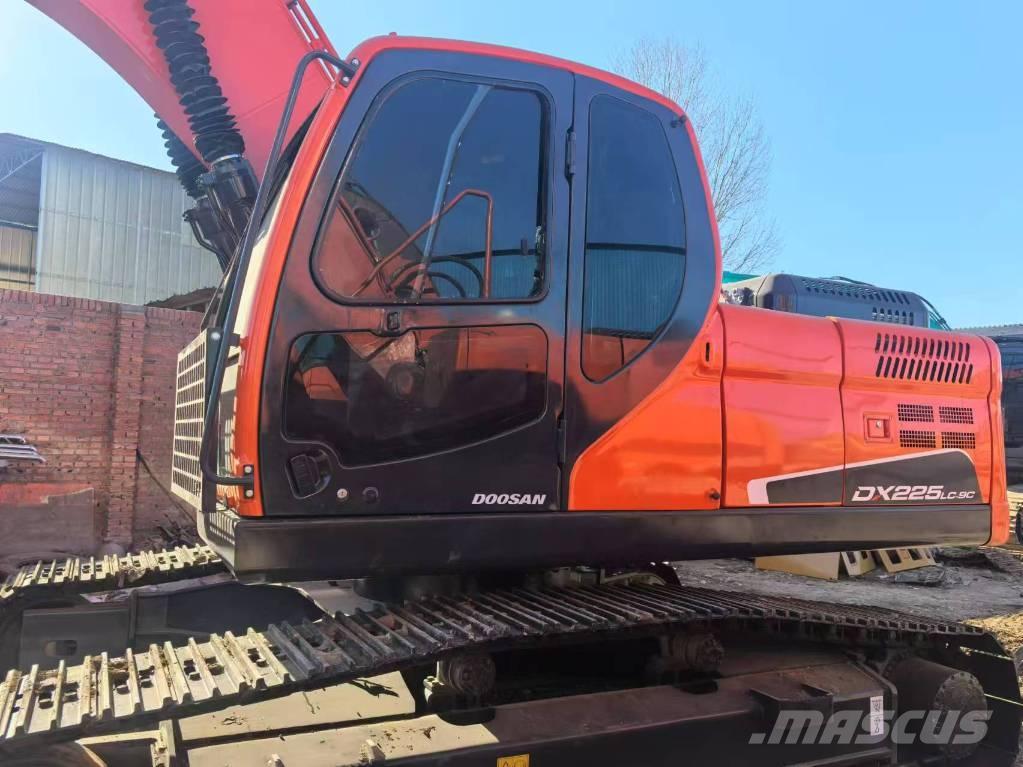 Doosan DX225 Bageri guseničari