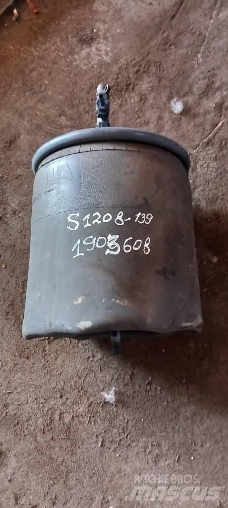 Scania 94 D.   1903608 Osovine