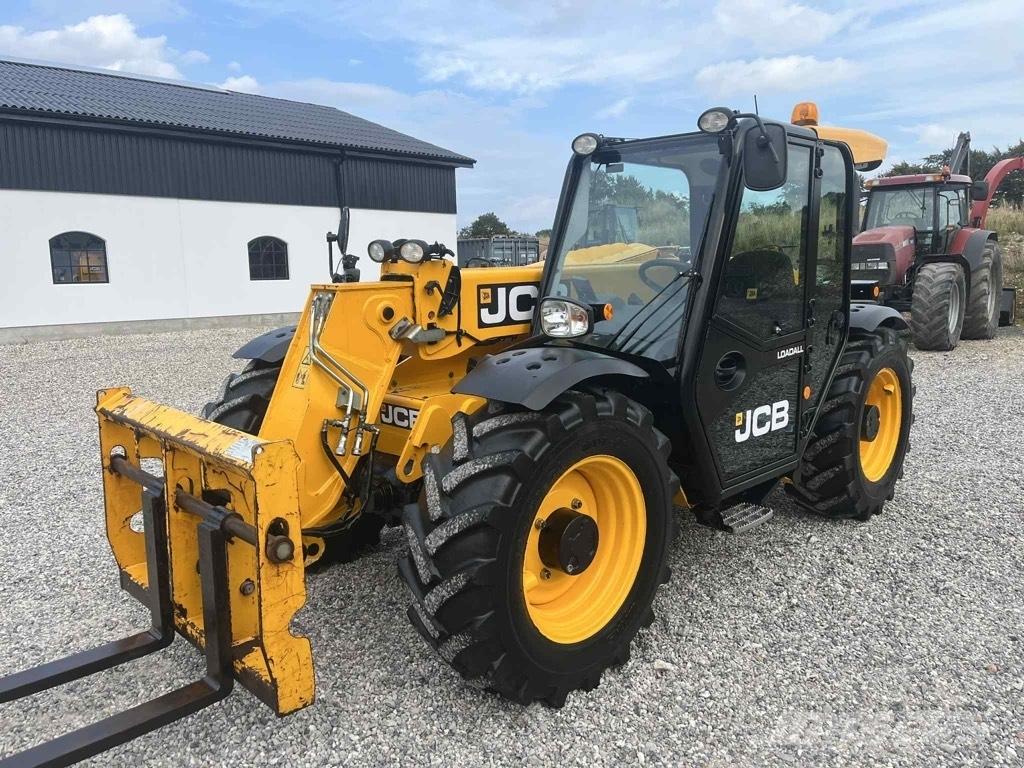 JCB 527-58 Agri Plus Poljoprivredni teleskopski utovarivači