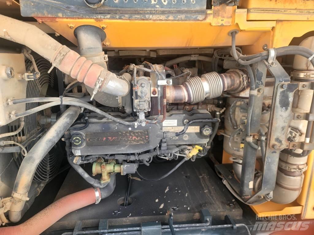 Hyundai HX 220 Bageri guseničari