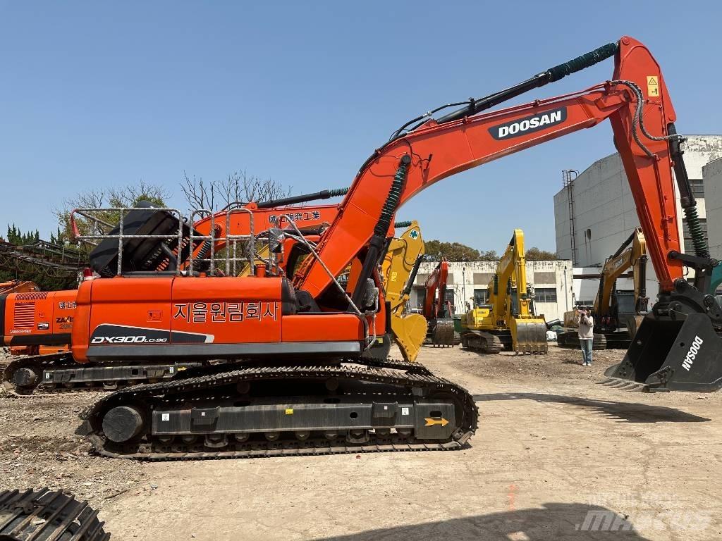 Doosan DX 300 Midi bageri 7t – 12t