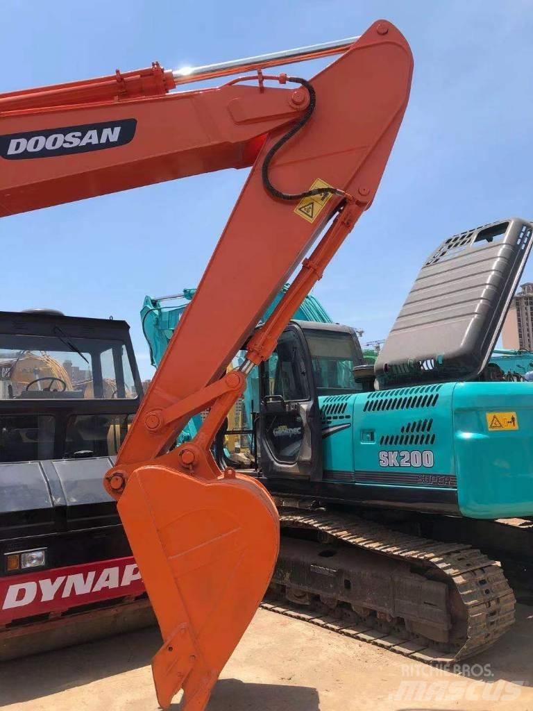 Doosan DH220LC-7 Bageri guseničari