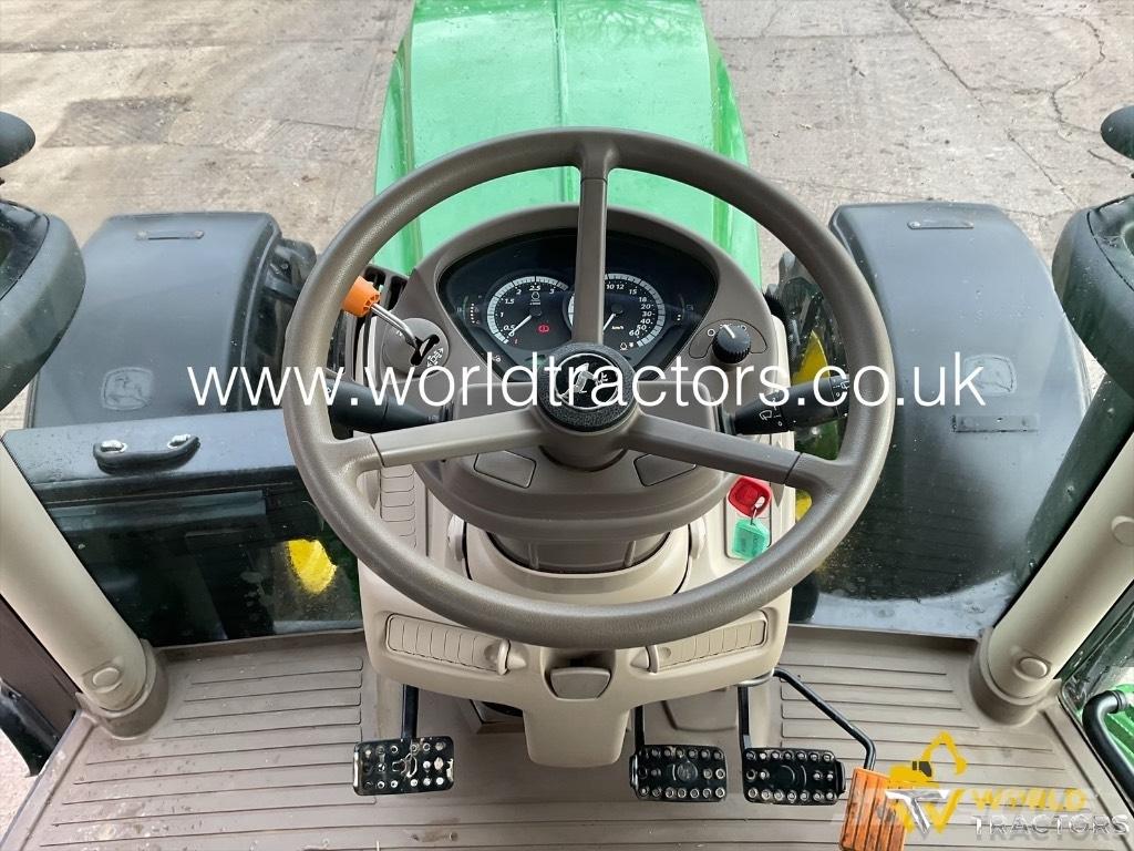 John Deere 6130 R Traktori