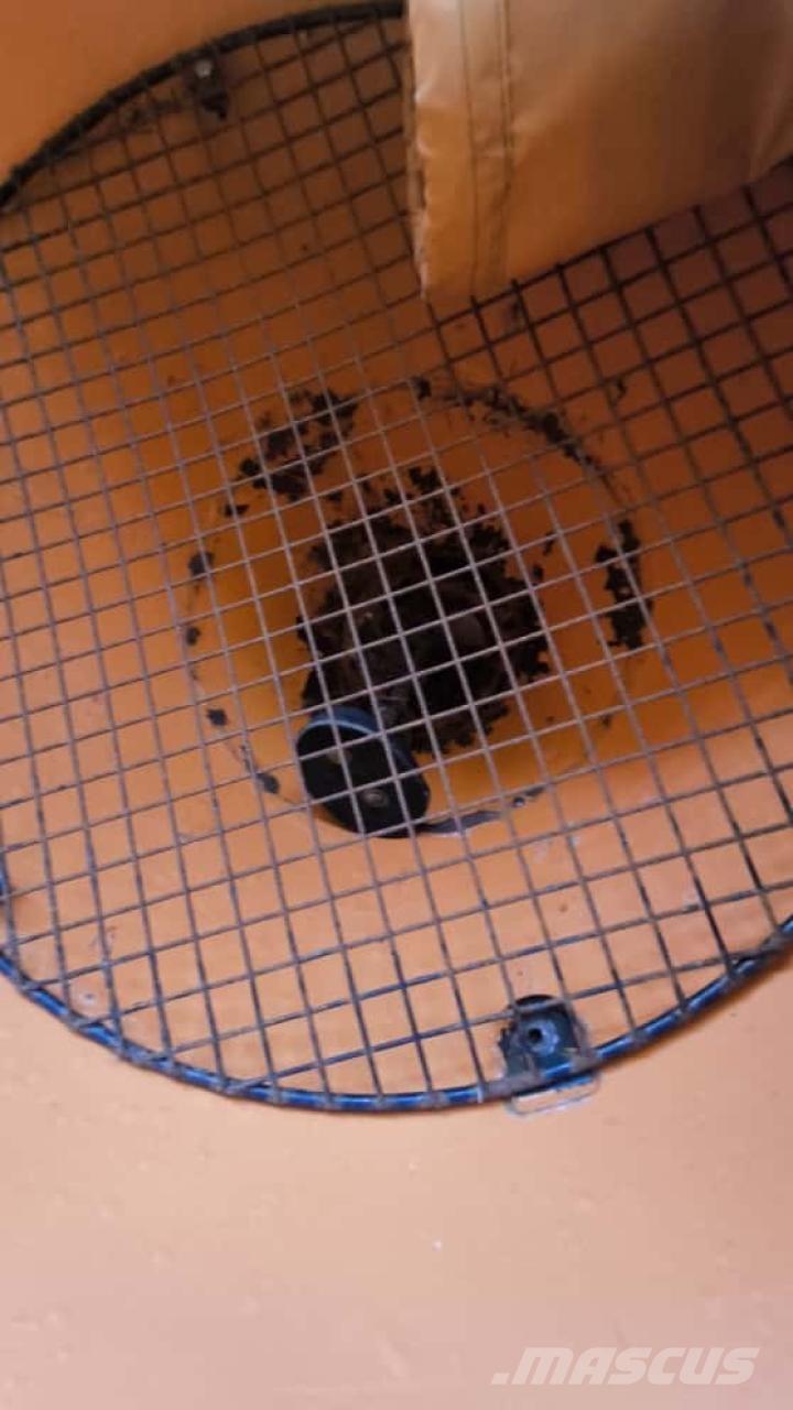 John Deere 3046R Manji traktori