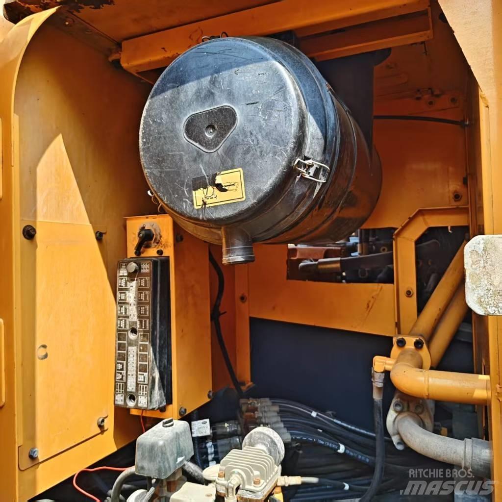 Hyundai Robex 305 LC Bageri guseničari