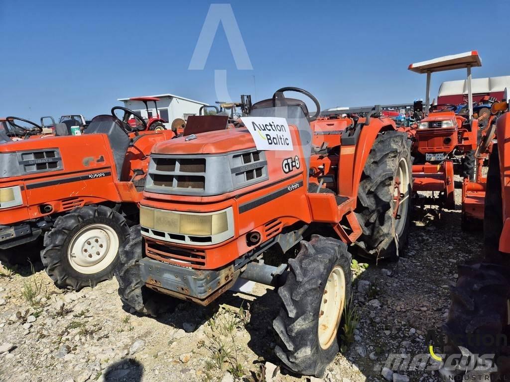 Kubota GT-8 Traktori