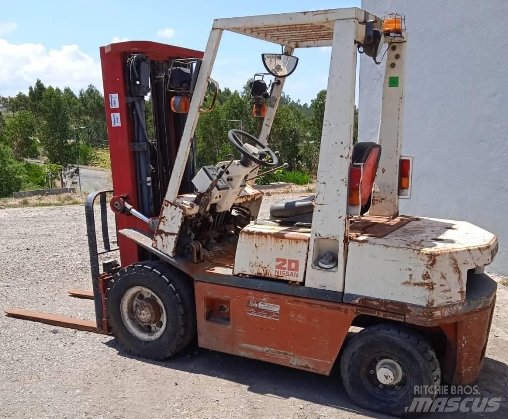 Nissan EH02A20U Dizelski viljuškari