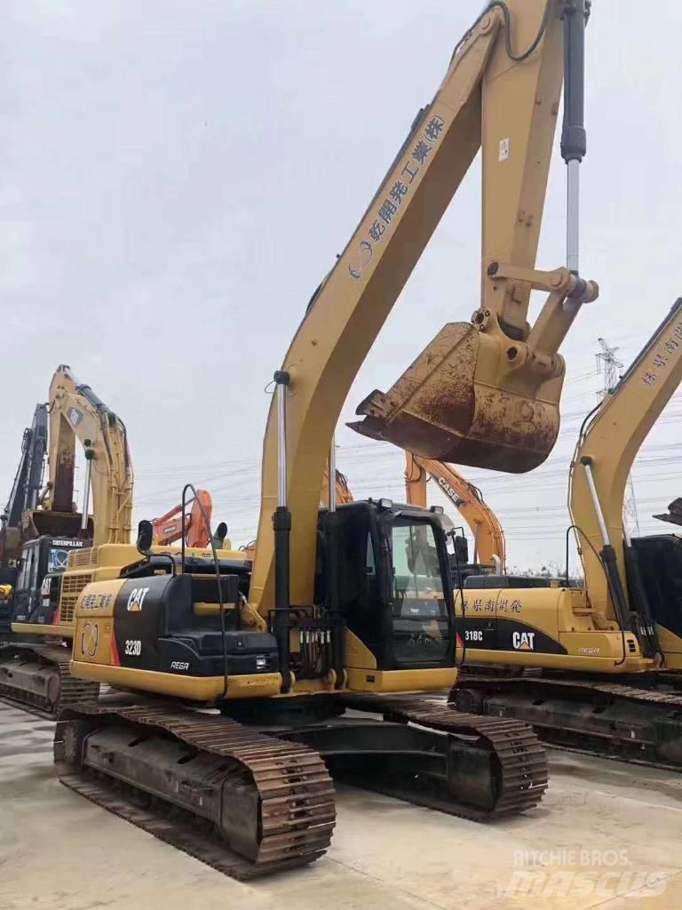 CAT 323 D Bageri guseničari