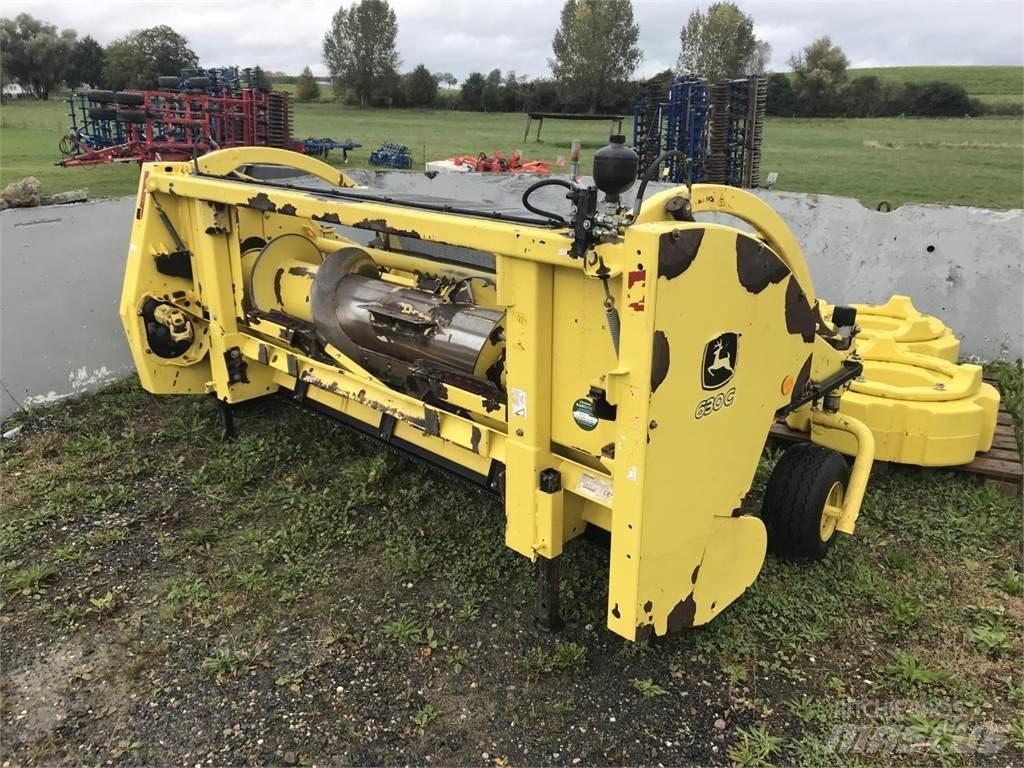 John Deere 7350 Mašine za stočnu hranu sa sopstvenim pogonom