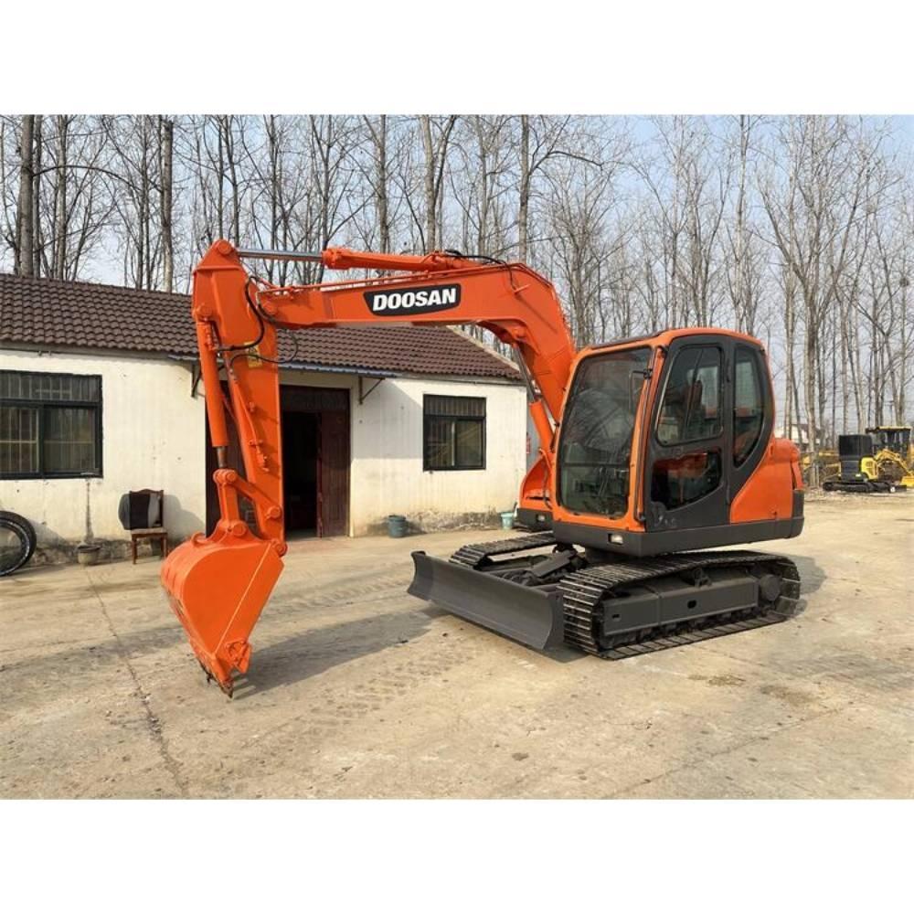 Doosan DX75 Bageri guseničari
