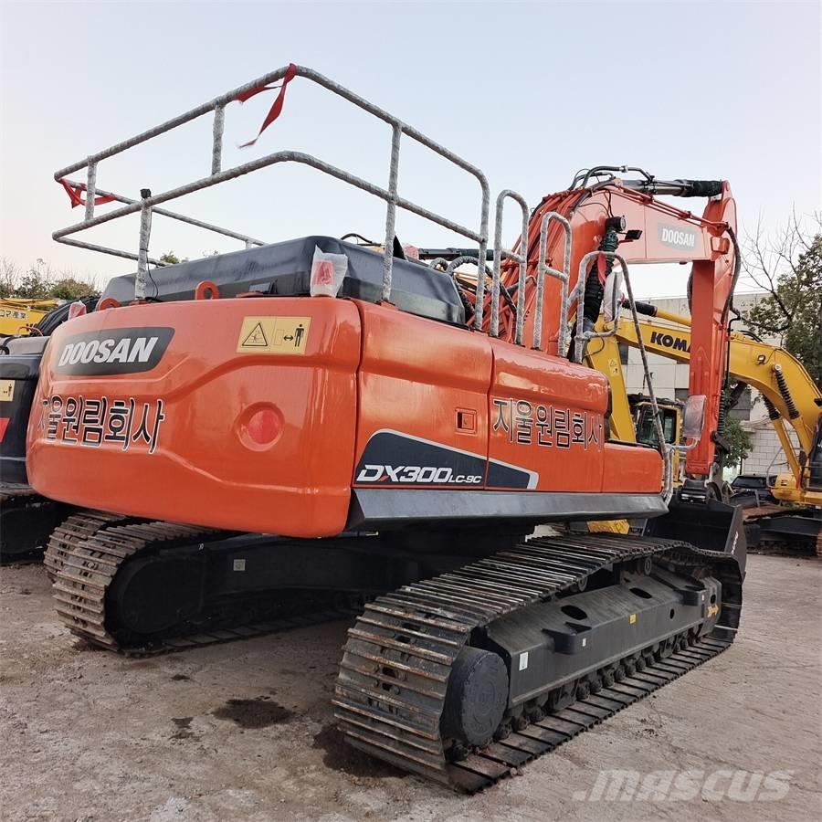 Doosan DX 300 LC Polovni bageri sa dugom rukom