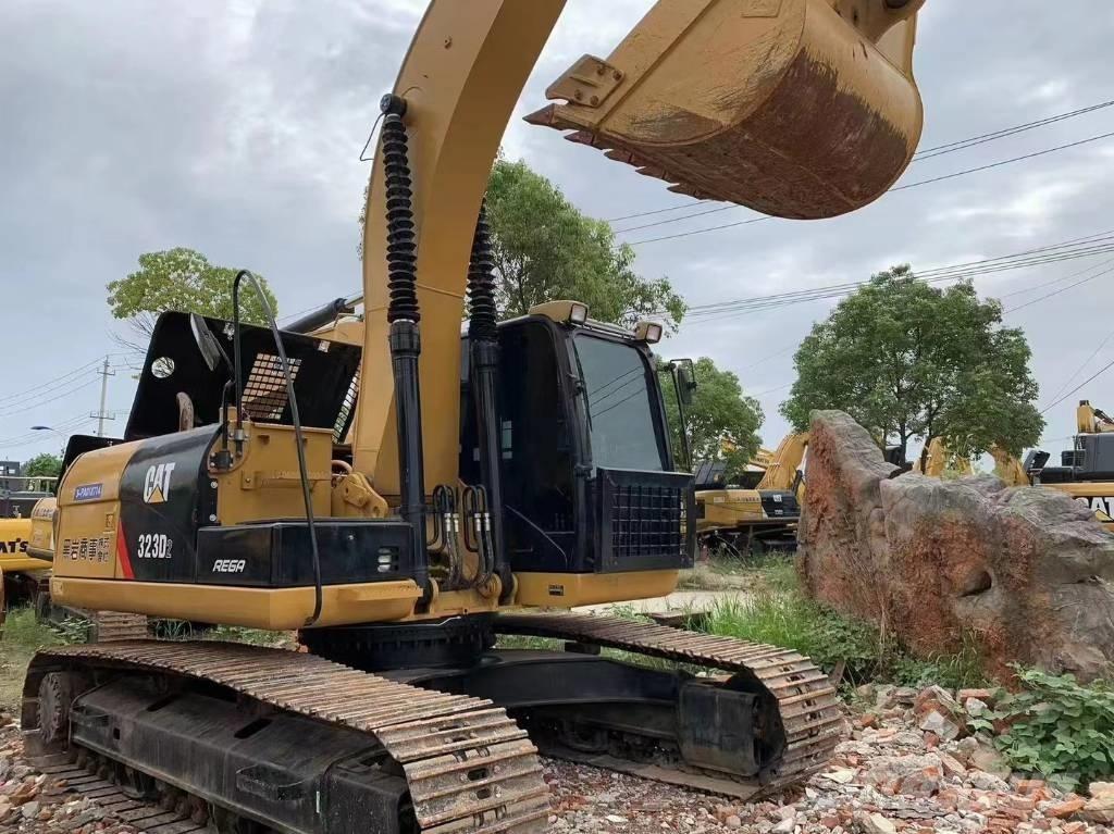 CAT 323D Bageri guseničari