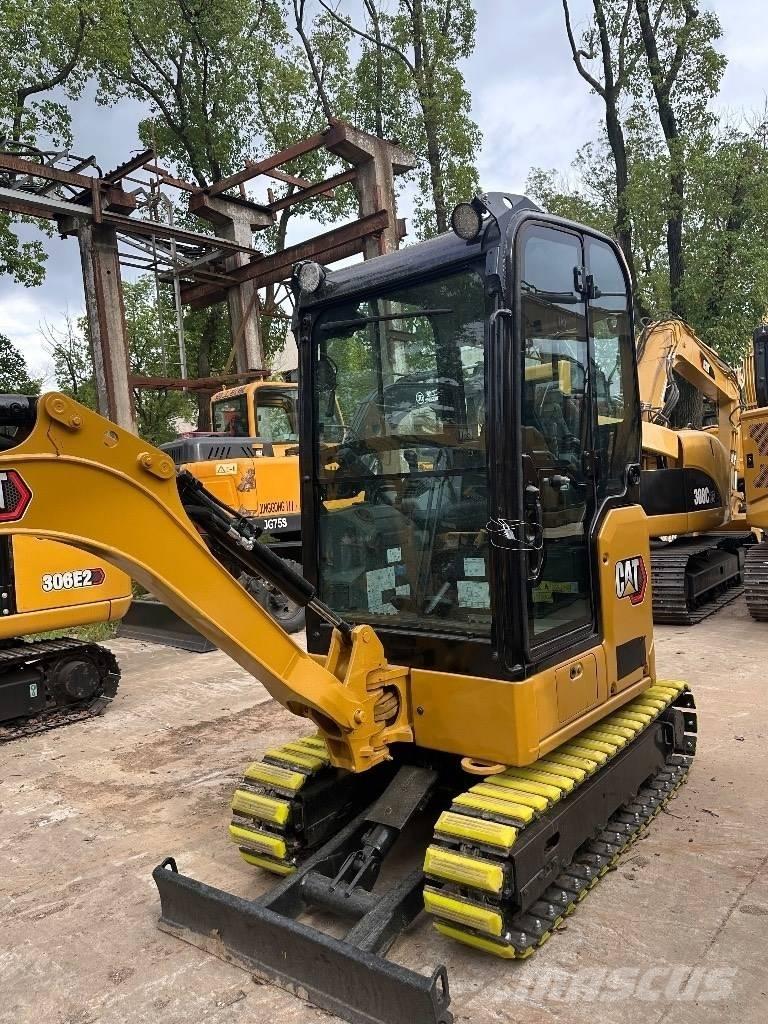 CAT 302 Mini bageri < 7t