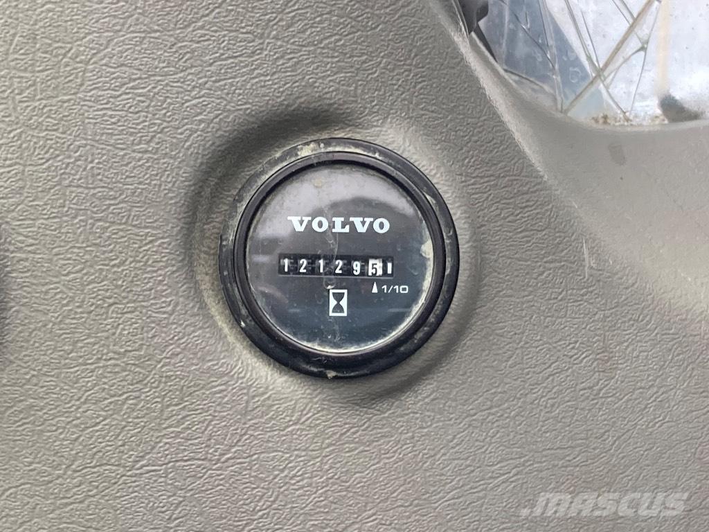 Volvo EC 300 D Bageri guseničari