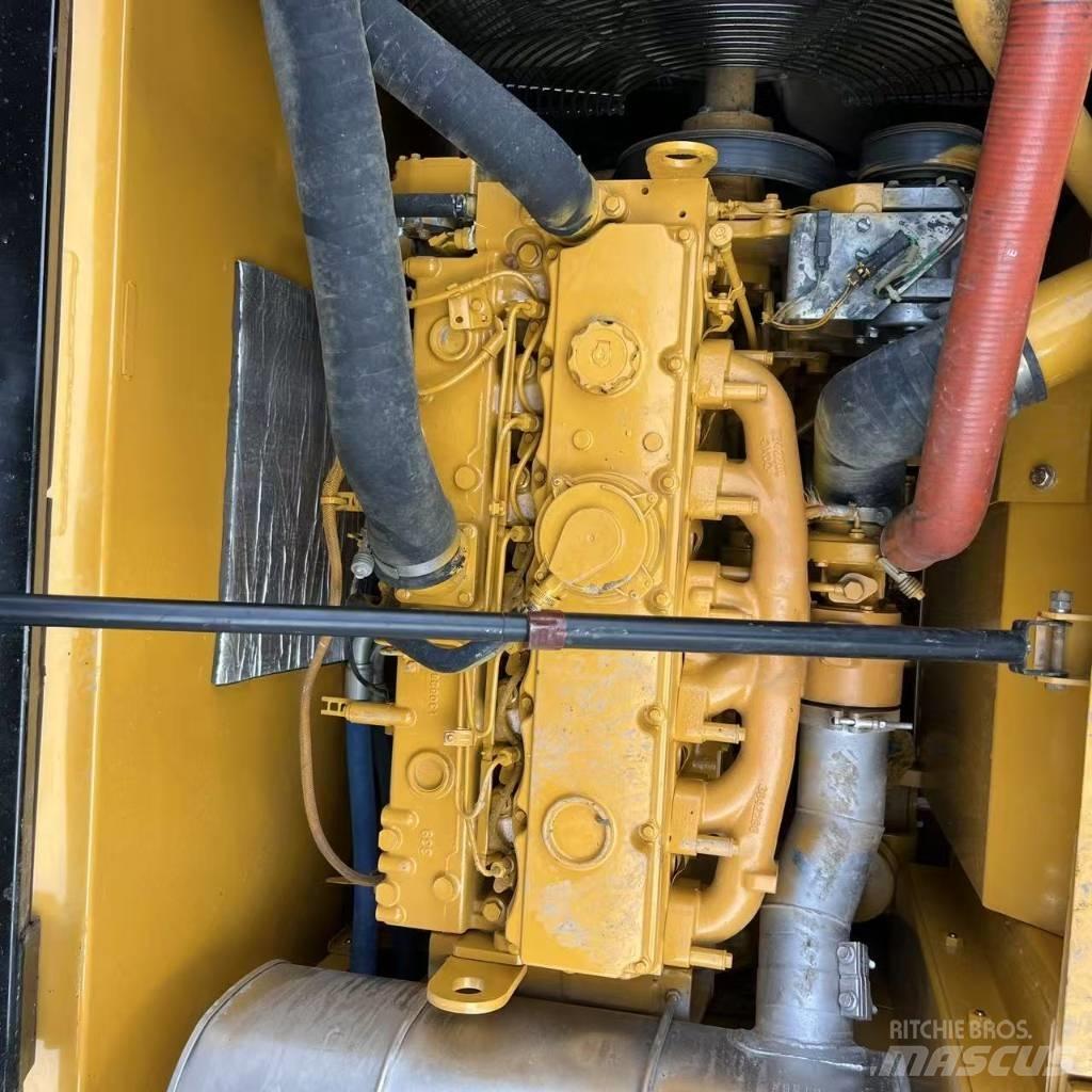 CAT 320 D2 Bageri guseničari