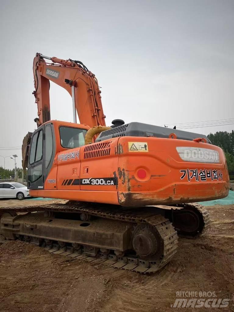 Doosan DX300LCA Bageri guseničari