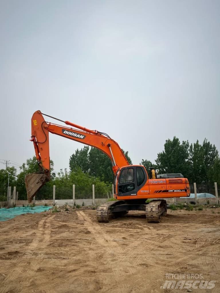 Doosan DX300LCA Bageri guseničari