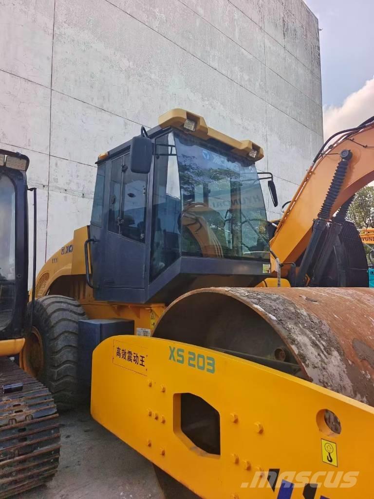 XCMG XS 203 J Single drum rollers