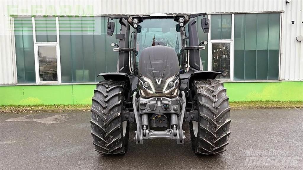 Valtra q 285 Traktori