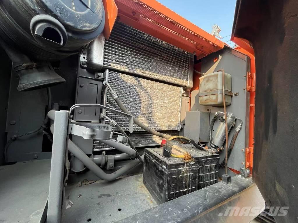 Hitachi ZX 160 Bageri guseničari