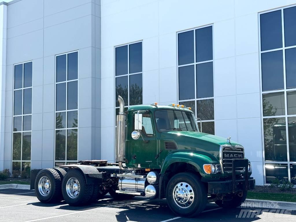 Mack Granite CV713 Tegljači