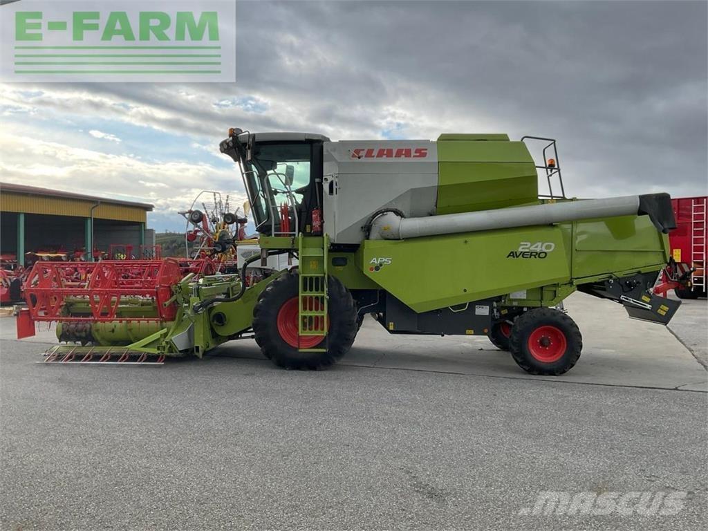 CLAAS AVERO 240 Kombajni