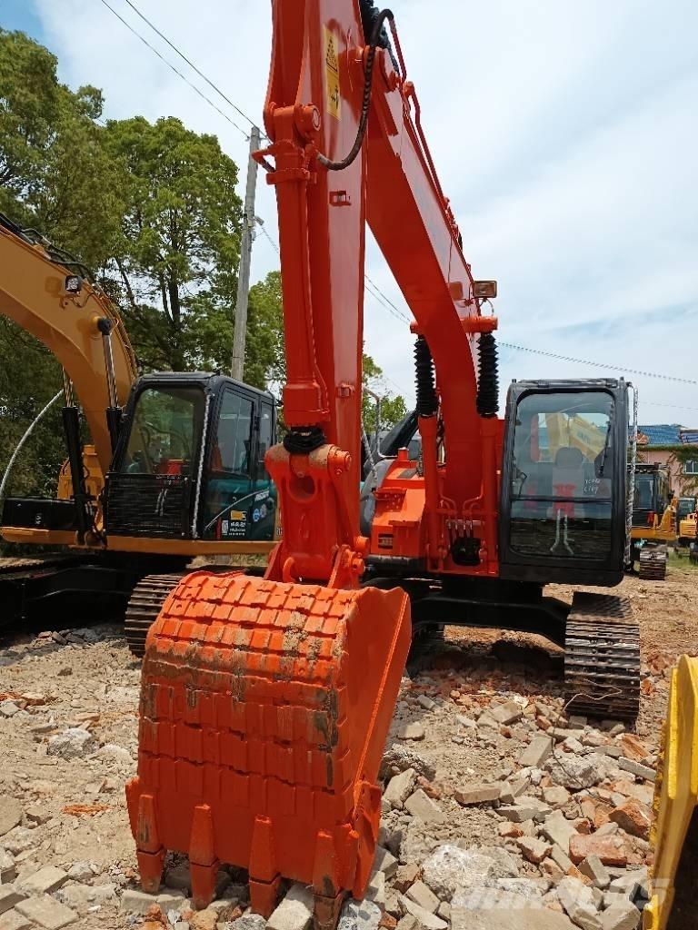 Hitachi ZX 135 Bageri guseničari