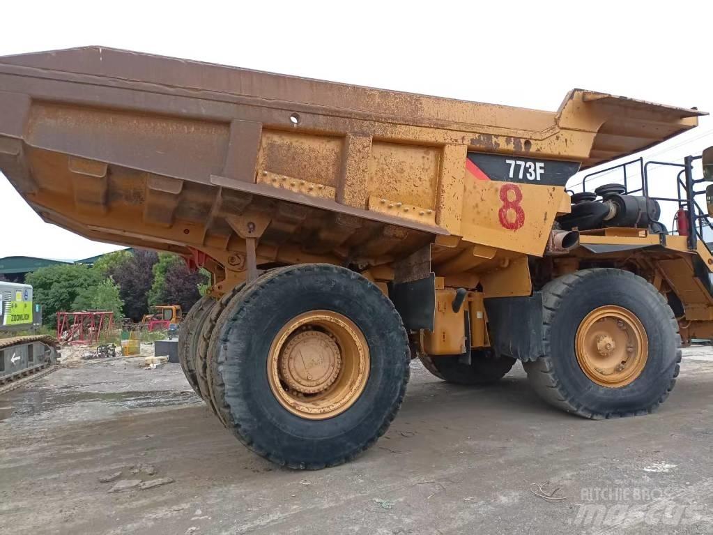 CAT 773 F Zglobni damperi