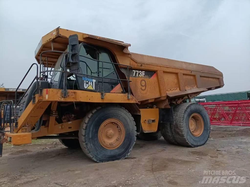 CAT 773 F Zglobni damperi