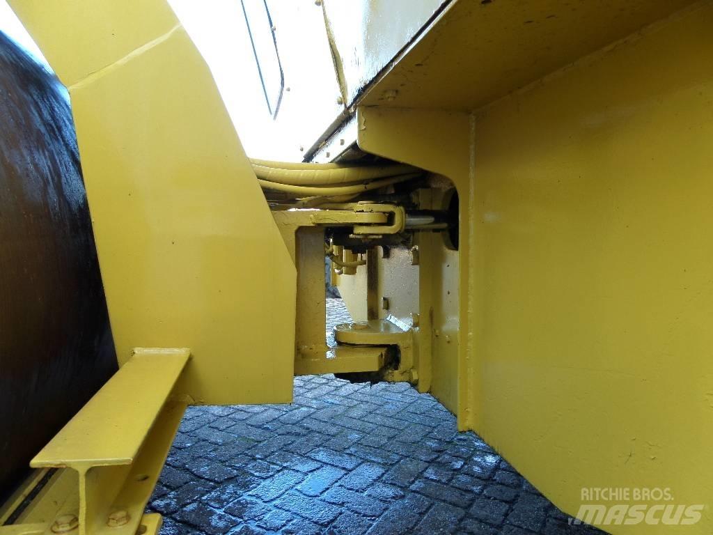 Bomag BW 211 AD Valjci sa jednim bubnjem