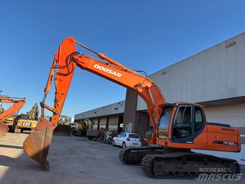 Doosan DX225LC Bageri guseničari