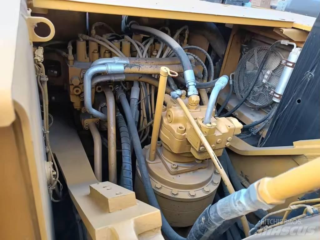 CAT 324 D Bageri guseničari