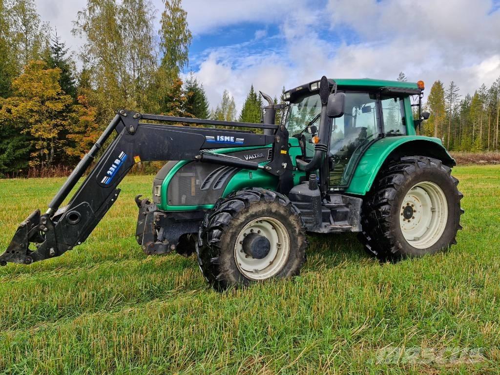 Valtra T 182 Versu Traktori