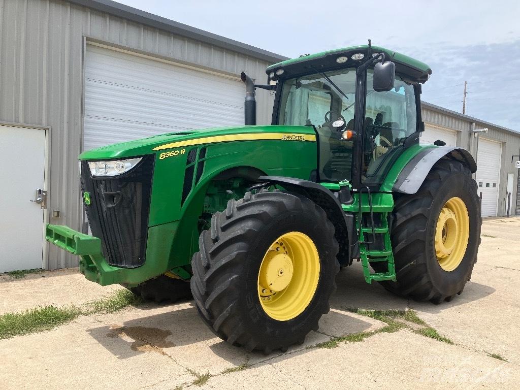 John Deere 8360 R Traktori