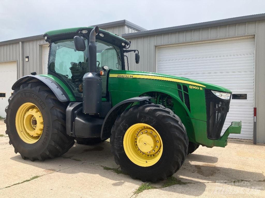 John Deere 8360 R Traktori