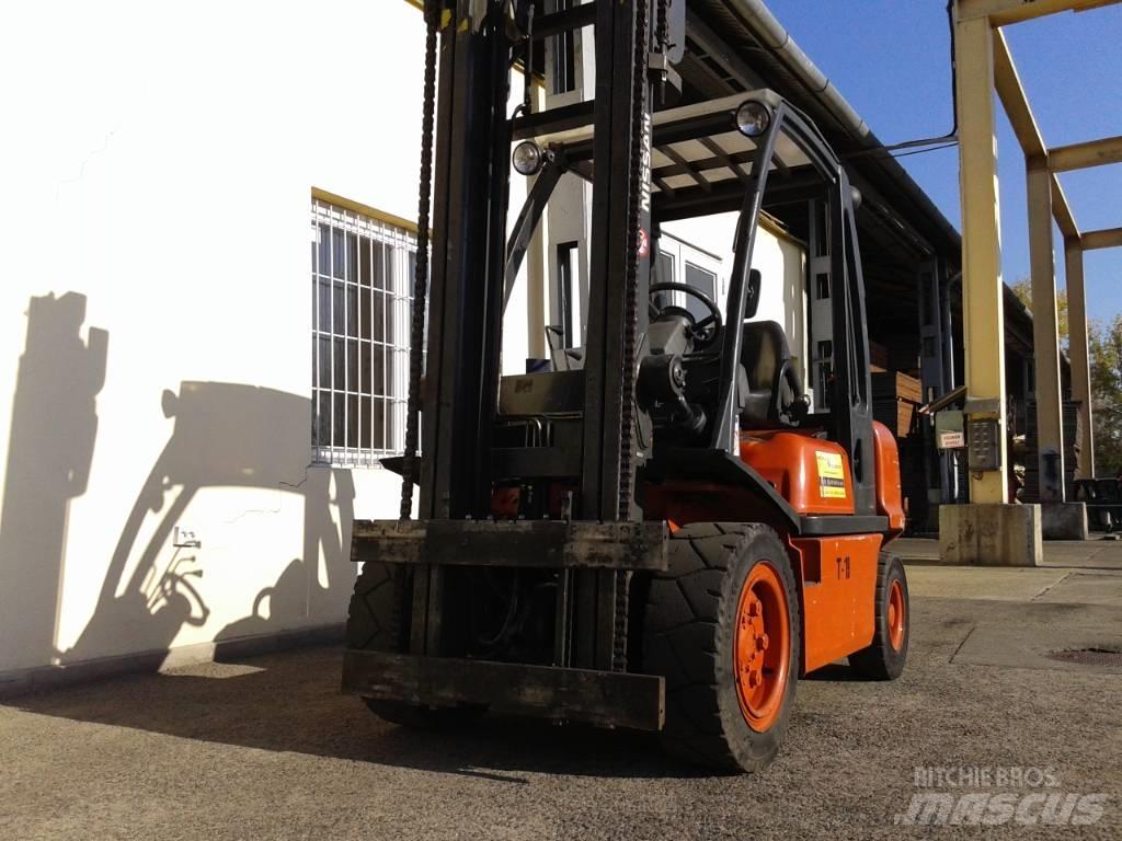 Nissan FGD09A30Q Dizelski viljuškari