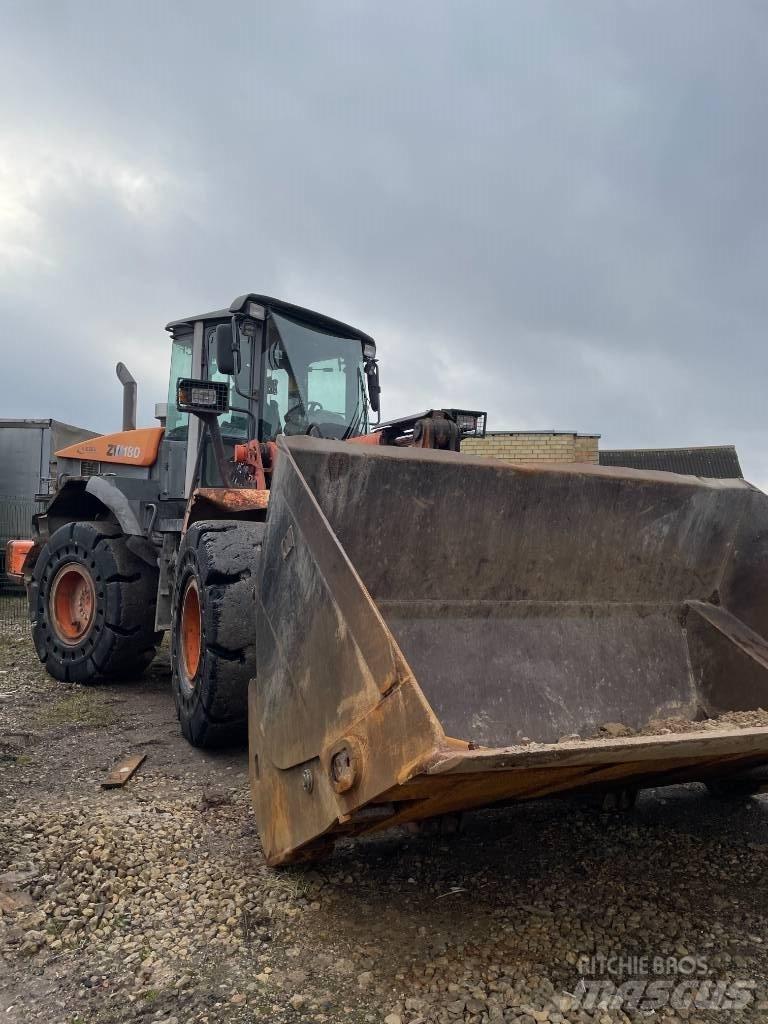Hitachi ZW 180-5 Utovarivači na točkove