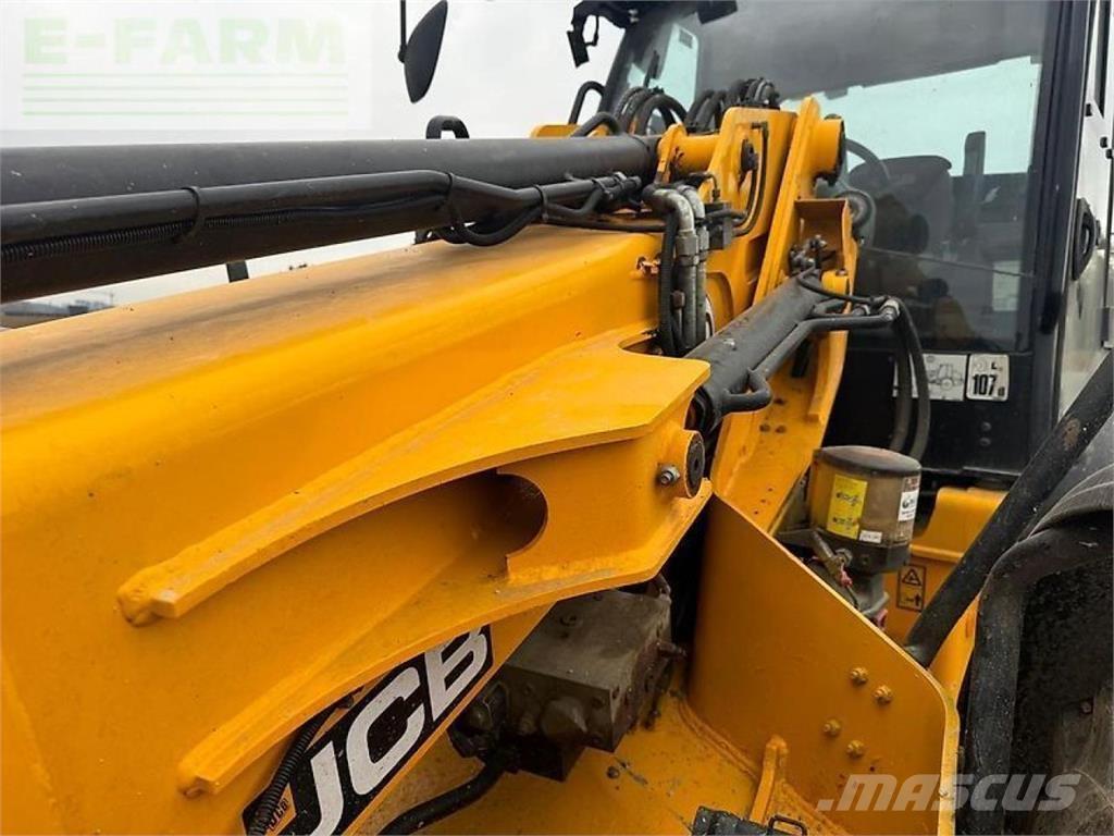 JCB tm 420 Poljoprivredni teleskopski utovarivači