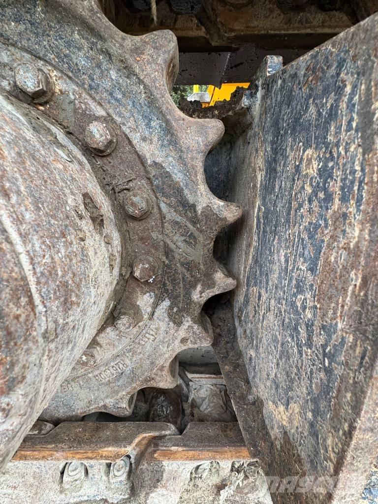 JCB 140 X Bageri guseničari