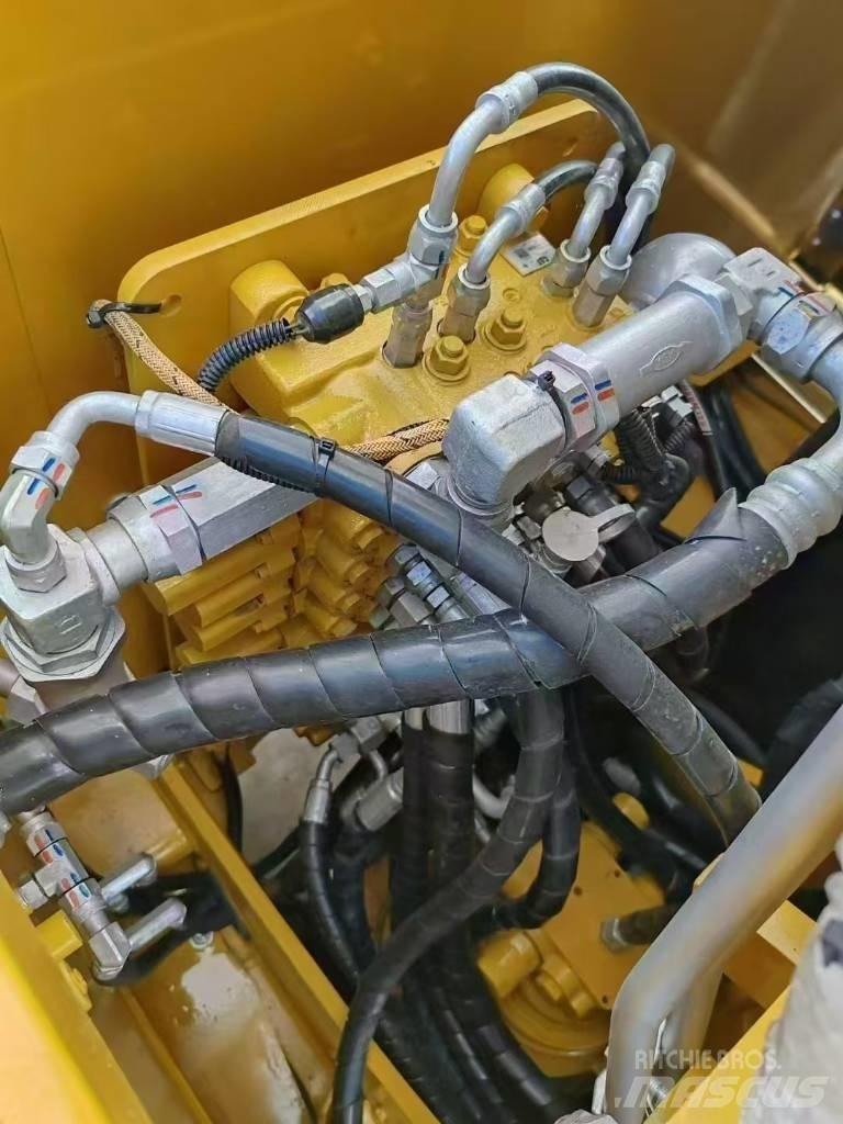 CAT 307E2 Bageri guseničari